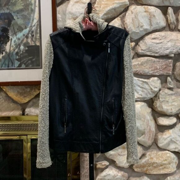 Faux leather jacket with sweater sleeves - Picture 1 of 9